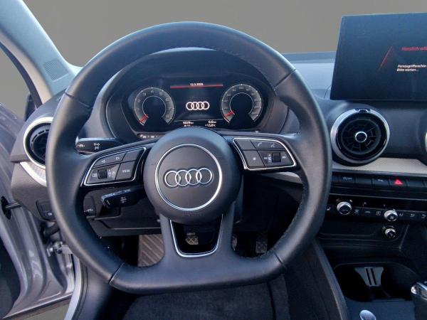 Audi Q2 advanced Black 30 TFSI LED NAVI R-KAM 5J.GAR.