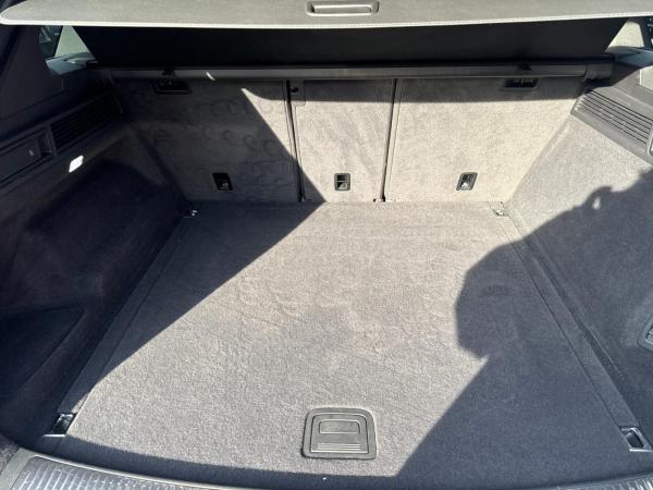 Volkswagen Touareg R-Line 3.0 TDI 8-Gang 4MOTION