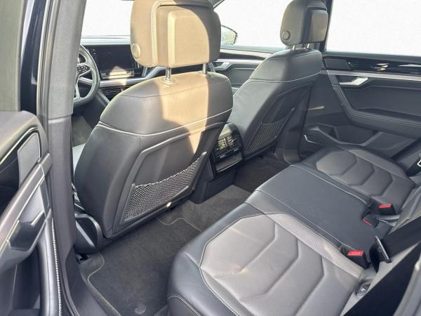 Volkswagen Touareg R-Line 3.0 TDI 8-Gang 4MOTION