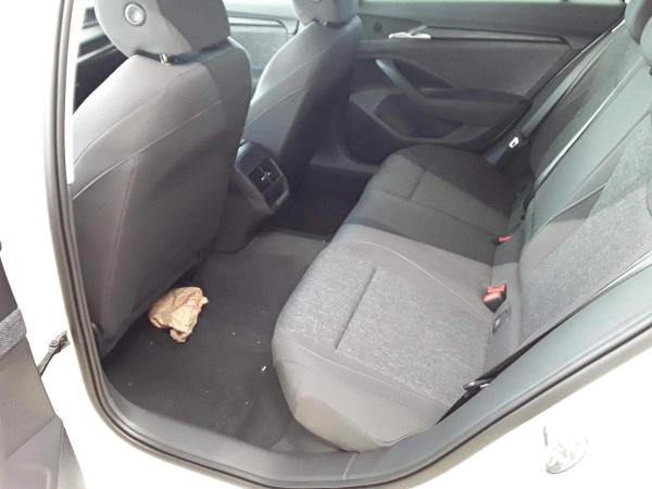 Skoda Superb Combi Essence 1.5 TSI 110kW DSG - LED ACC Rear View Virtual Cockpit DAB Navi Einparkhilfe LM