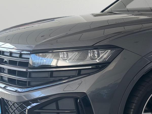 Volkswagen Touareg R-Line 3.0TDI +LUFT+WANK+AHK+