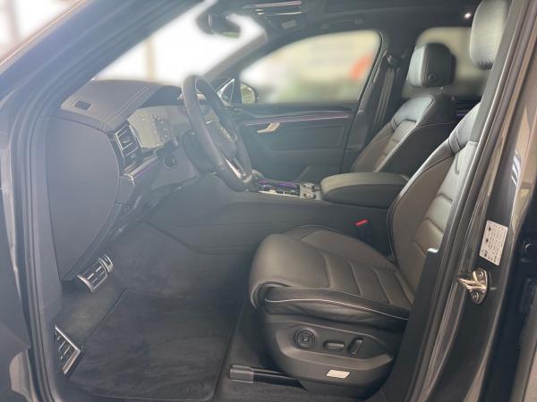 Volkswagen Touareg R-Line 3.0TDI +LUFT+WANK+AHK+