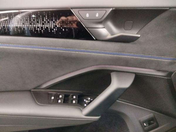 Volkswagen Tayron 2.0 TDI DSG R-LINE AHK Navi Harman Kardon