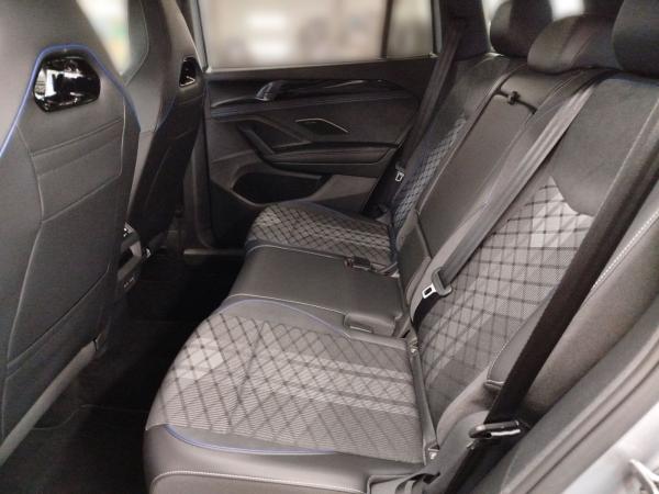 Volkswagen Tayron 2.0 TDI DSG R-LINE AHK Navi Harman Kardon