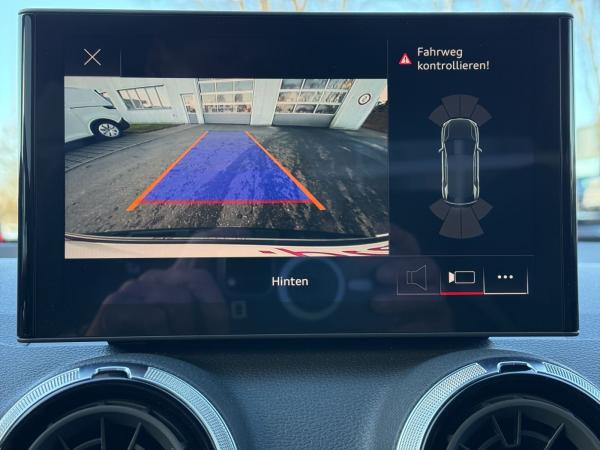 Audi Q2 35 TDI S tronic advanced NAVI+LED