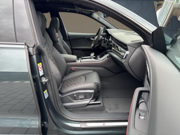 Audi RS Q8 performance TFSI quattro ⇒ exclusive Lack ⇒ 305 km/h max ⇒ HUD ⇒ Standheizung Audi RS Q8 performance TFSI quattro ⇒ exclusive Lack ⇒ 305 km/h max ⇒ HUD ⇒ Standheizung