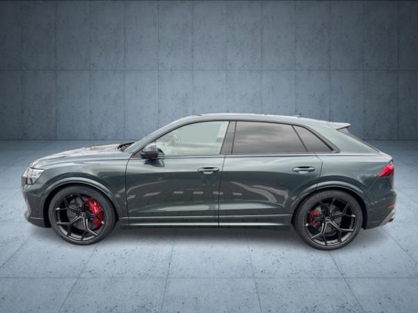 Audi RS Q8 performance TFSI quattro ⇒ exclusive Lack ⇒ 305 km/h max ⇒ HUD ⇒ Standheizung Audi RS Q8 performance TFSI quattro ⇒ exclusive Lack ⇒ 305 km/h max ⇒ HUD ⇒ Standheizung