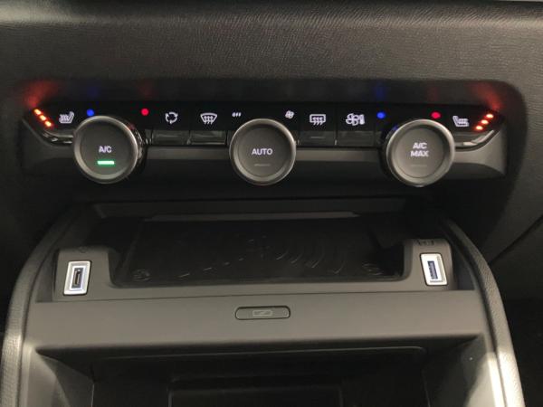 Citroën C4 1.2 PureTech 130 Max ACC+LED+Navi+SHZ+2xKlima