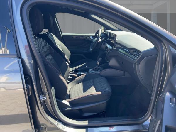 Ford Focus TURNIER Mild-Hybrid ST-Line X Ford Focus TURNIER Mild-Hybrid ST-Line X