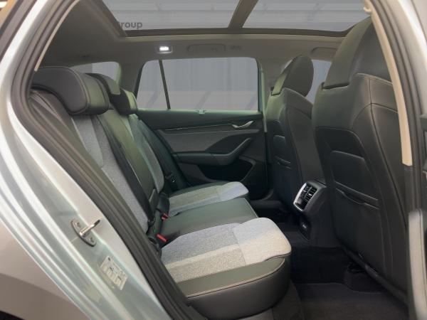 Skoda Octavia COMBI 2.0 TDI SELEKTION DSG AHK PANORAMA