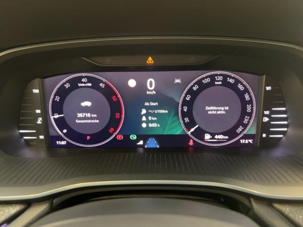 Skoda Octavia COMBI 2.0 TDI SELEKTION DSG AHK PANORAMA