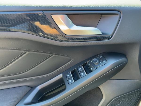 Ford Focus TURNIER Mild-Hybrid ST-Line X Ford Focus TURNIER Mild-Hybrid ST-Line X