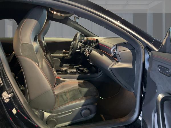 Mercedes-Benz CLA 180 d AMG Line Alcantara Sitzheizung Navi