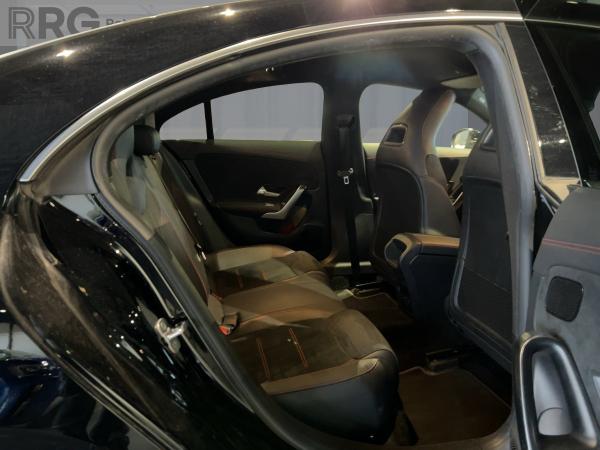Mercedes-Benz CLA 180 d AMG Line Alcantara Sitzheizung Navi