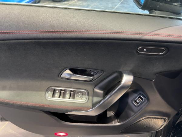 Mercedes-Benz CLA 180 d AMG Line Alcantara Sitzheizung Navi