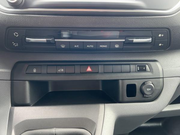 Opel Vivaro 1.5 D M Edition Rampe Kamera Teilleder