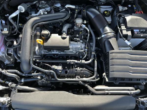 Skoda Kamiq Selection 1,0 DSG ACC MATRIX NAVI SHZ PDC *GEWERBE*