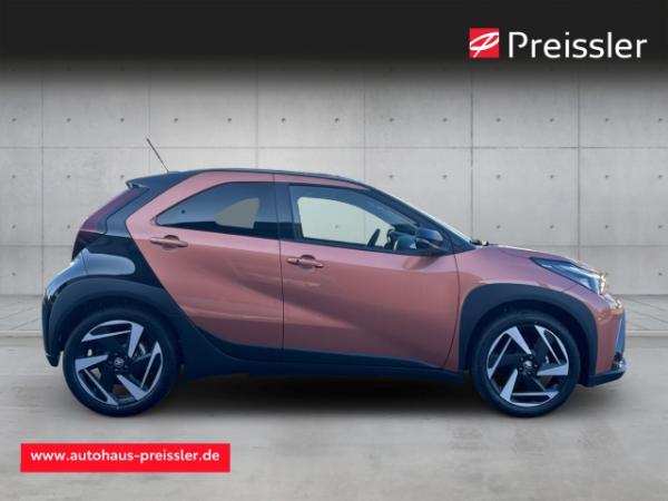 Toyota Aygo X Lounge 1,5 l Hybrid JBL LED Apple CarPlay Android Auto Mehrzonenklima DAB Ambientebeleuchtung