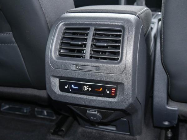 Volkswagen Touran MOVE 1.5 TSI DSG Navi Kamera 7-Sitzer beheiz. Frontscheibe