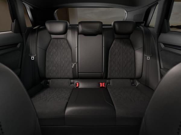 Audi RS3 Sportback *MATRIX/PANO/RS AGA/SONOS/V-MAX 280*