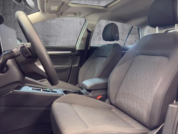 Volkswagen Golf 1.5 eTSI Life DSG - Pano+Head-Up