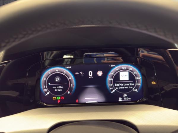 Volkswagen Golf 1.5 eTSI Life DSG - Pano+Head-Up