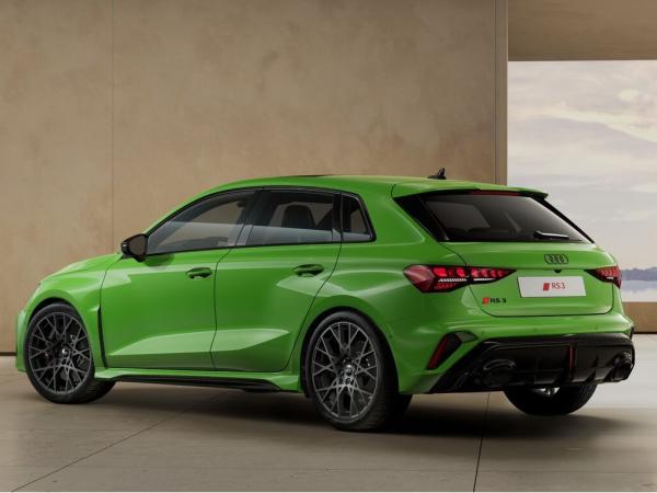 Audi RS3 Sportback *HUD/MATRIX/PANO/SCHALE/SONOS/V-MAX 280*