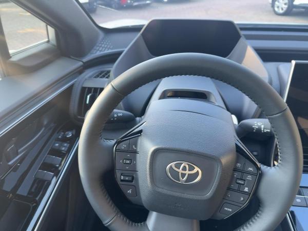 Toyota bZ4X ***Toyota bZ4X 5-Türer Teamplayer Elektromotor (150kW)***