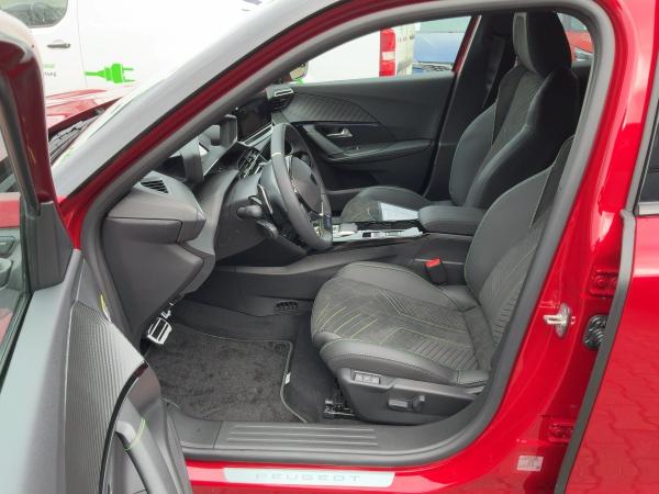 Peugeot 2008 1.2 145 GT ACC+Alcantara+LED+Navi+SHZ+Kam.