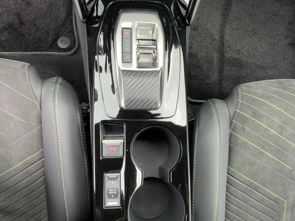 Peugeot 2008 1.2 145 GT ACC+Alcantara+LED+Navi+SHZ+Kam.