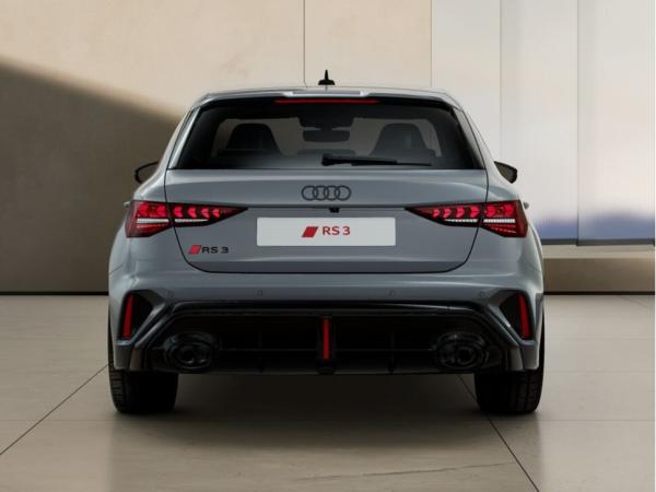 Audi RS3 Sportback *HUD/MATRIX/PANO/RS AGA/SCHALE/GAR.*