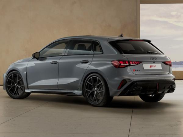 Audi RS3 Sportback *HUD/MATRIX/PANO/RS AGA/SCHALE/GAR.*