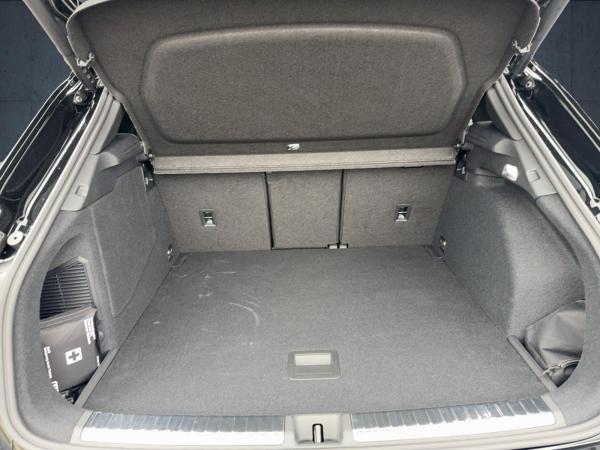 Audi Q3 SUV e-hybrid S tr. LED FLA 19 ACC 360 ParkAss