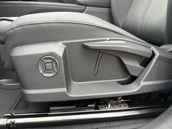 Audi Q3 SUV e-hybrid S tr. LED FLA 19 ACC 360 ParkAss