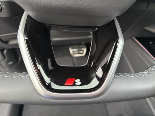 Audi Q3 SUV e-hybrid S tr. LED FLA 19 ACC 360 ParkAss