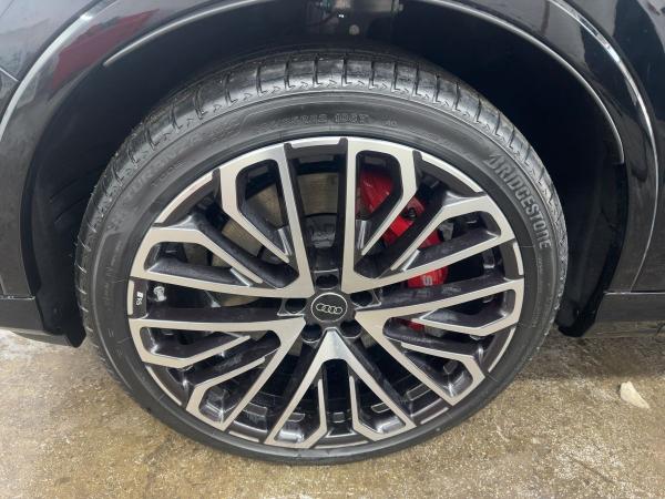 Audi SQ7 SUV TFSI tiptronic