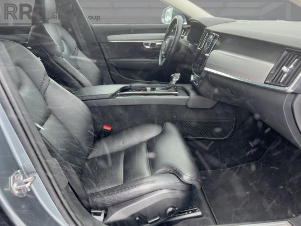 Volvo V90 D4 Momentum SHZ PDC LED LEDER