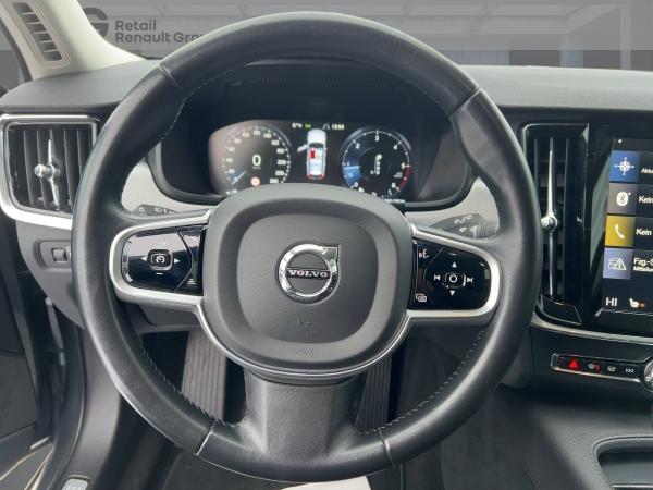 Volvo V90 D4 Momentum SHZ PDC LED LEDER