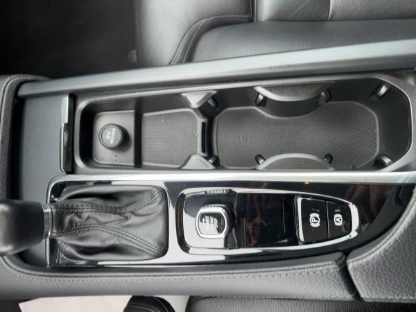 Volvo V90 D4 Momentum SHZ PDC LED LEDER