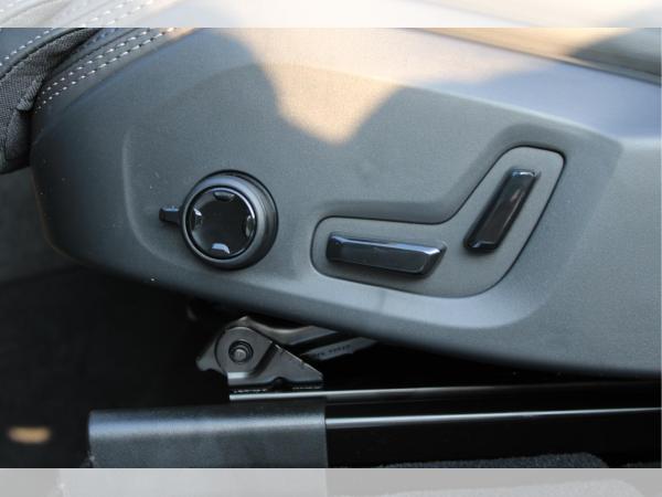 Volvo XC90 B5 AWD Ultra Black Edition 7-Sitzer/AHK/