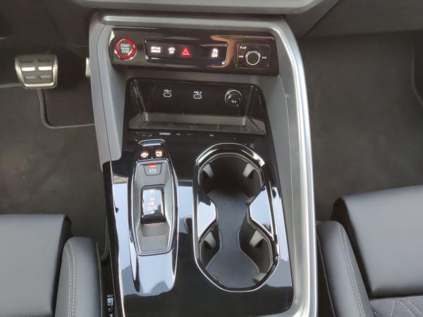 Audi Q5 Sportback e-hybrid quattro 270 k W S tronic *Matrix*Pano*Beifahrerdisplay*Kamera*