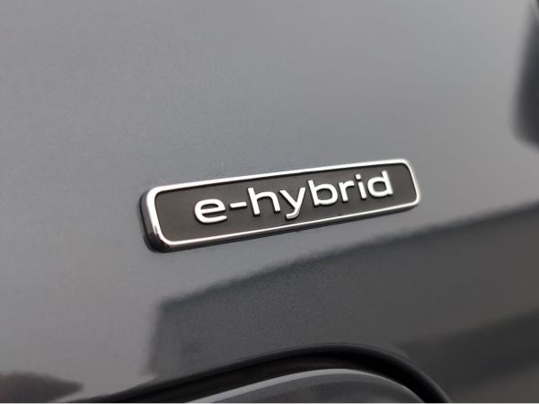 Audi Q3 e-hybrid 200 kW S tronic *S line Interieur*Lenkradheizung* Fernlichtassistent*