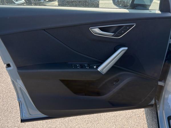 Audi Q2 Advanced 35 TFSI S tronic MMI Matrix AHK