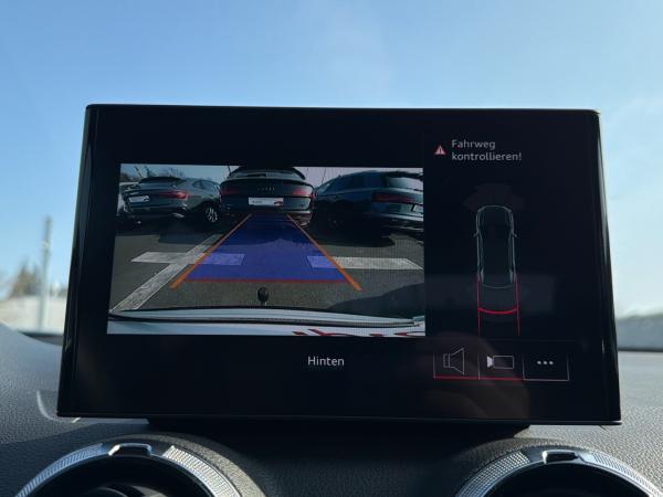 Audi Q2 Advanced 35 TFSI S tronic MMI Matrix AHK