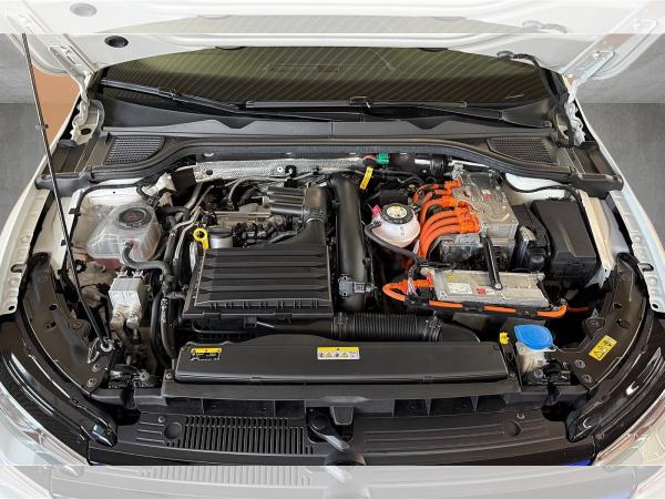 Volkswagen Golf VIII GTE 1.4 TSI eHybrid DSG LED Navi ACC RFK