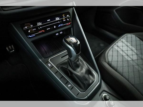 Volkswagen Taigo 1.5 TSI DSG R-LINE*IQ.LIGHT*AHK*KAMERA*PDC*SHZ*NAVI*KLIMA