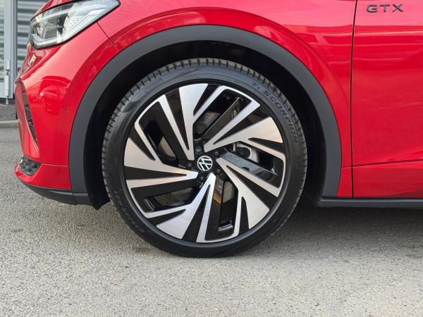 Volkswagen ID.5 GTX 4Motion 360 HUD EASYOPEN H&K DCC INKL. WINTERRÄDER + GARANTIE