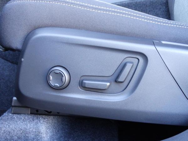 Volvo XC40 B4 Plus Dark