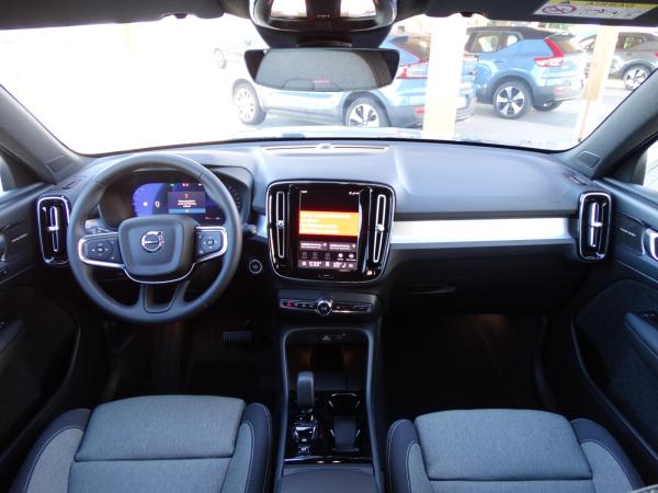 Volvo XC40 B4 Plus Dark