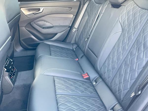 Audi A6 Avant edition one e-hybrid qu. S tr. Luft 21